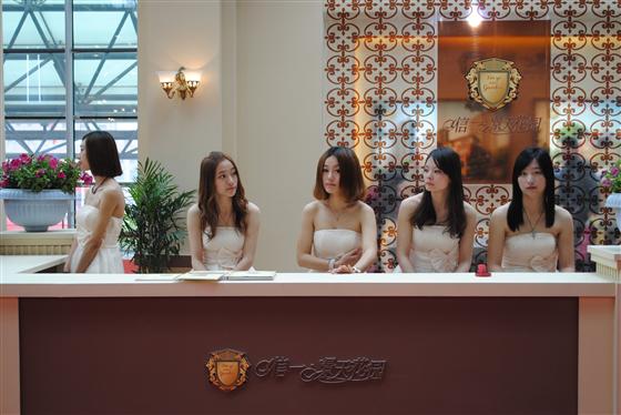 2012常熟春季房地产交易会美女光彩照人