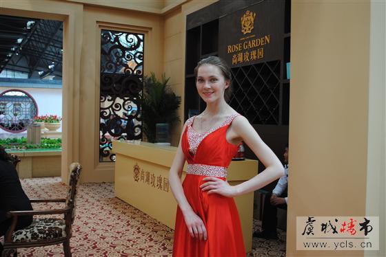 房展会上的俄罗斯美女
