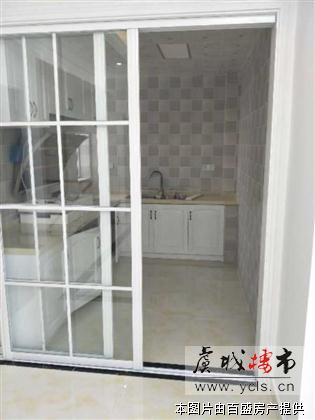 百盛花园南区197平方 汽车库25平方 精装修258