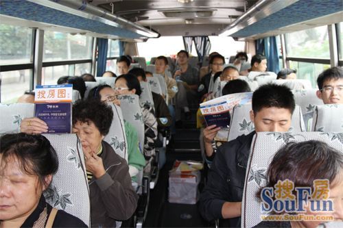 10.15看铺团席卷三大全新商品
点击图片查看下一页 60组网友人气百分百 10.15看铺团热度HOLD不住!