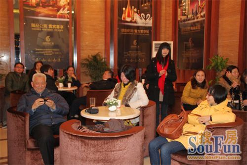 高扬国际广场圆梦现场燃情圣诞 现金豪礼美梦成真
点击图片查看下一页 高扬国际广场圆梦现场燃情圣诞 现金豪礼美梦成真